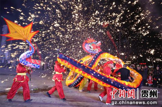 2��18�����ڴ󷽿h�����(zh��n)�����F(xi��n)����&ldquo;����&rdquo;��&ldquo;�Fˮ����&rdquo;����� ����־���z