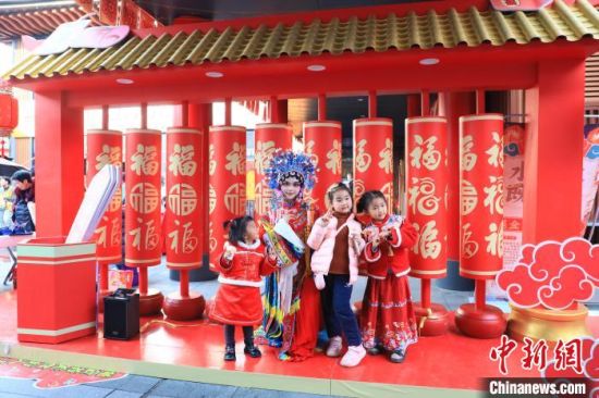 �D�鴺��(ji��)���g���ڽ����ϲ��K�����vʷ�Ļ��օ^(q��)���������y(t��ng)������Ĺ����ˆT�cС�οͻ�������˼�� �z