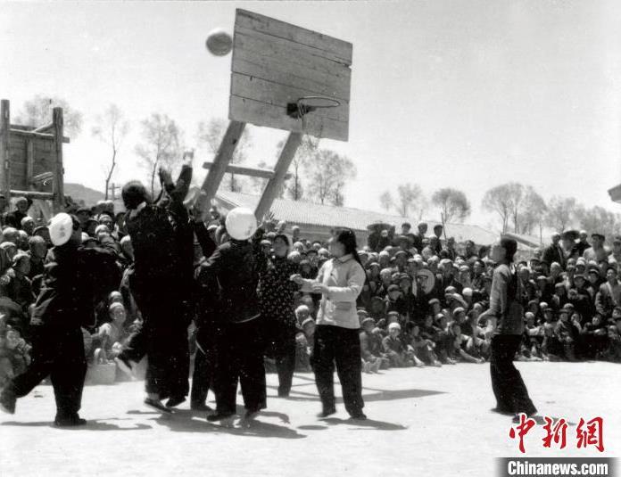1966�������Cʡ�R���݋DŮ�״γ��F(xi��n)�ڻ@����ϡ�(�Y�ψD) ���Cʡ�R�����w���ֹ��D