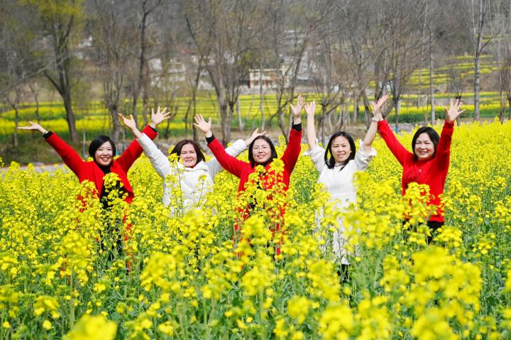 �����箋�Ĵ�ɫ���������˱����ο�ǰ����������ꐱ����z